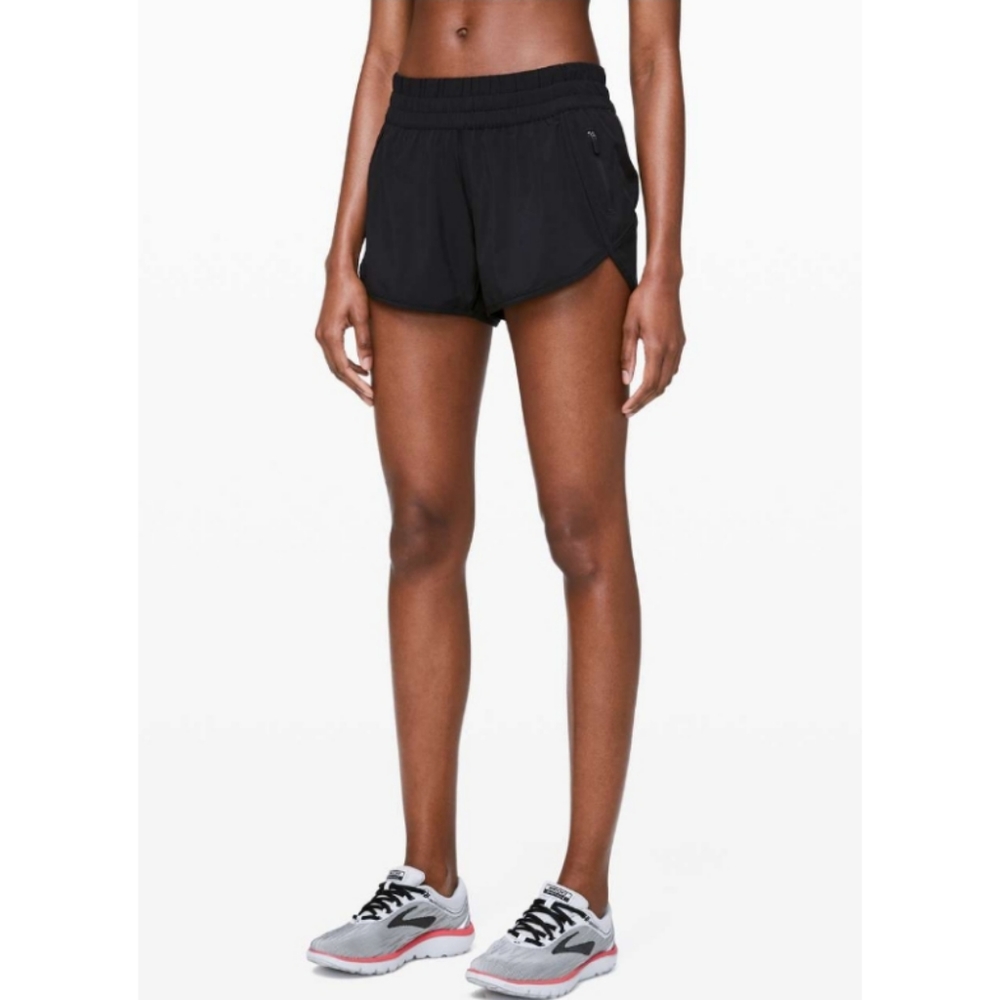 LULULEMON Black Tracker Shorts V *4" Size 4